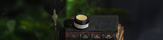 Quatre mythes sur les parfums solides et comment en tirer le meilleur.