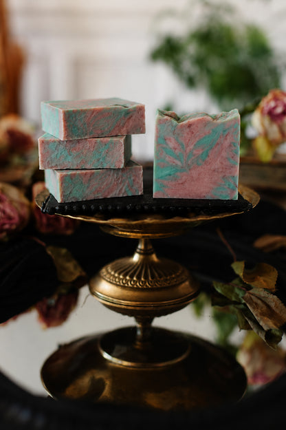 Savon exfoliant aux herbes: Les Jardins
