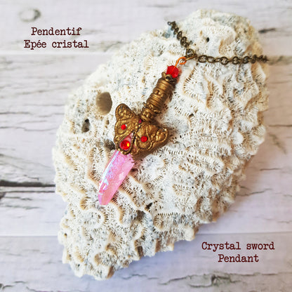 Pendentif: Épée de cristaux