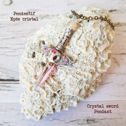 Pendentif: Épée de cristaux