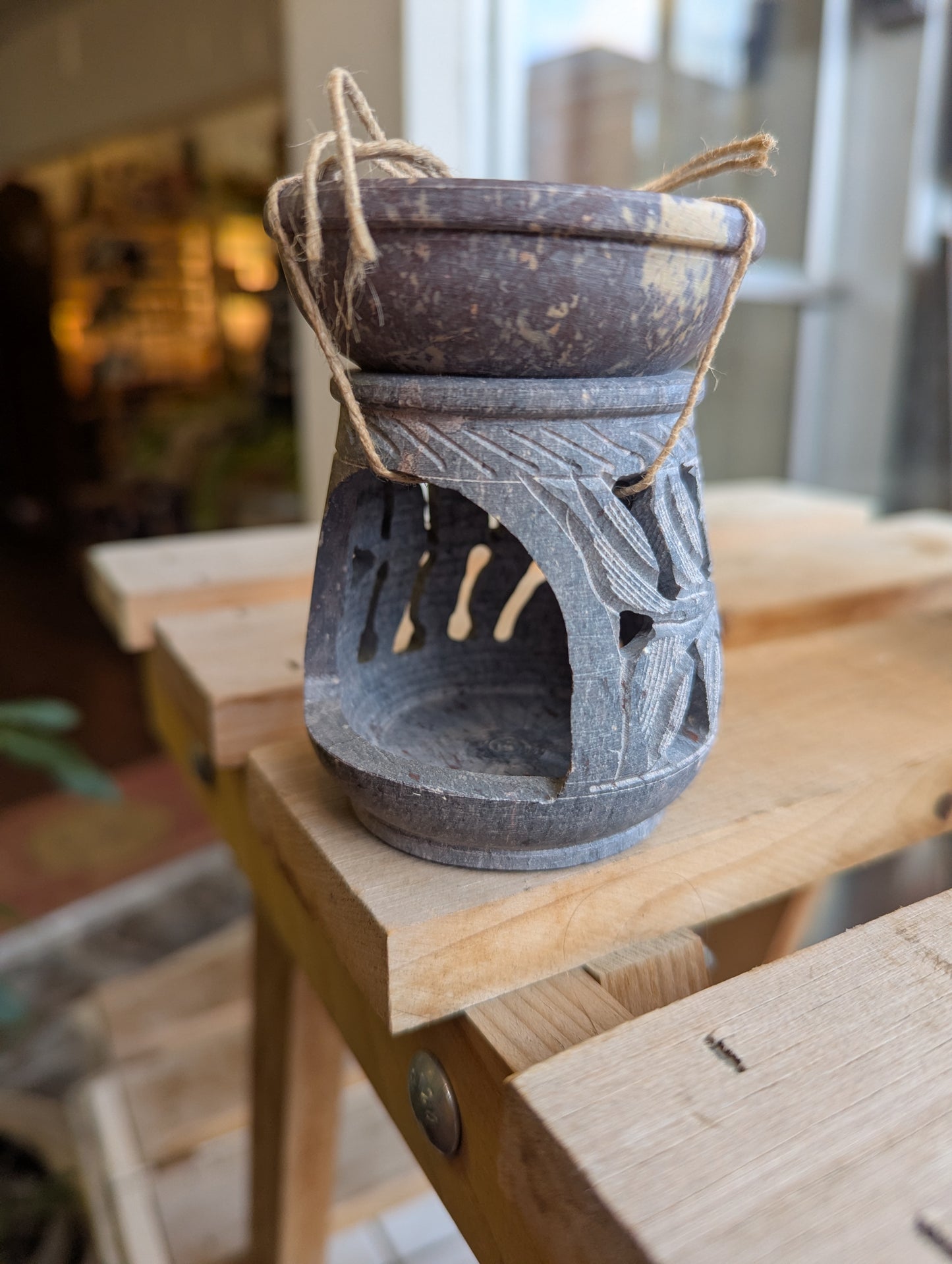 Soapstone oil and wax burner - Natural color