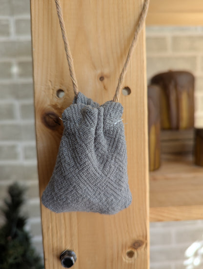 Pochette à camphre, cristaux et herbes aromatiques