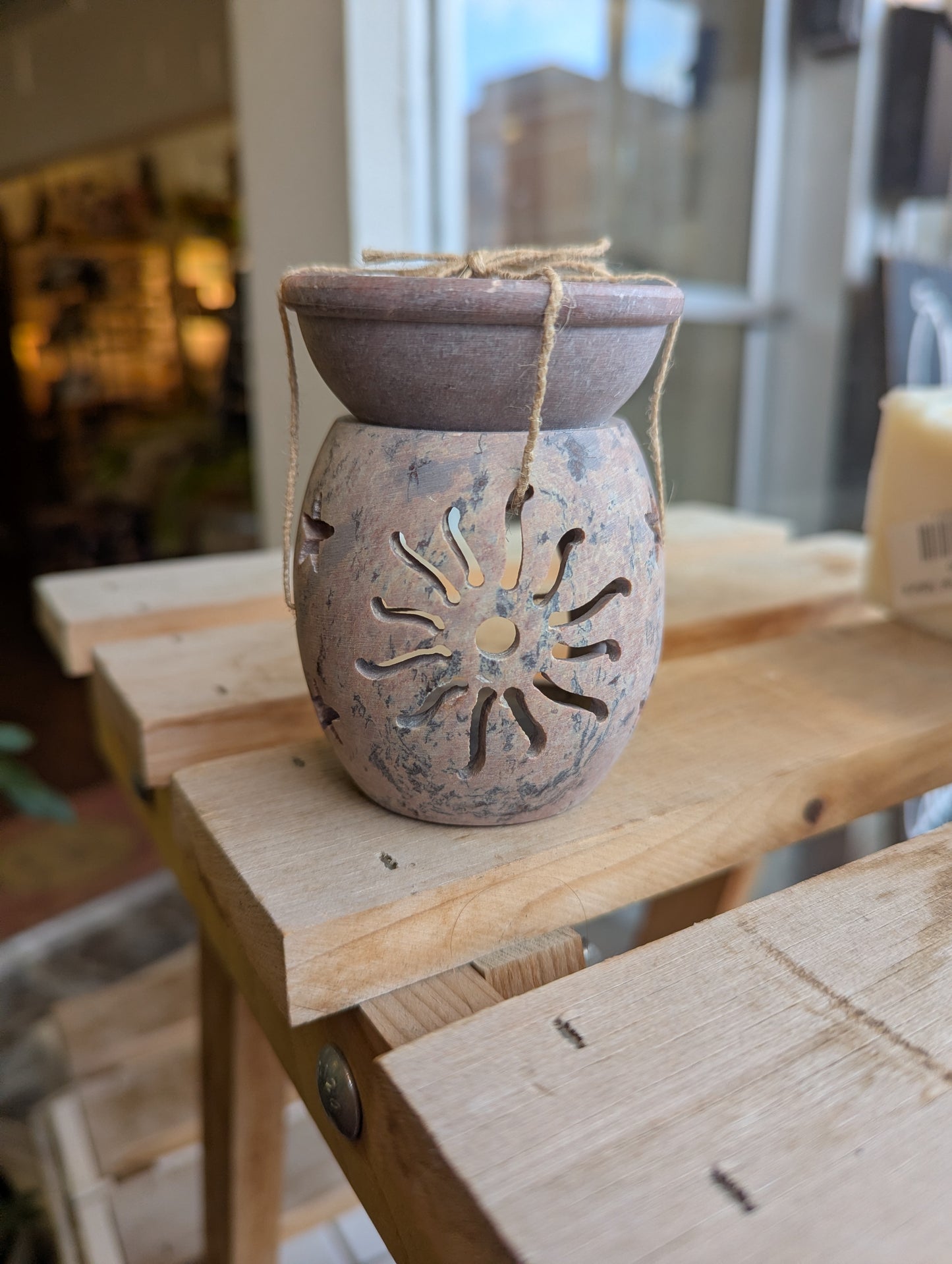 Soapstone oil and wax burner - Natural color