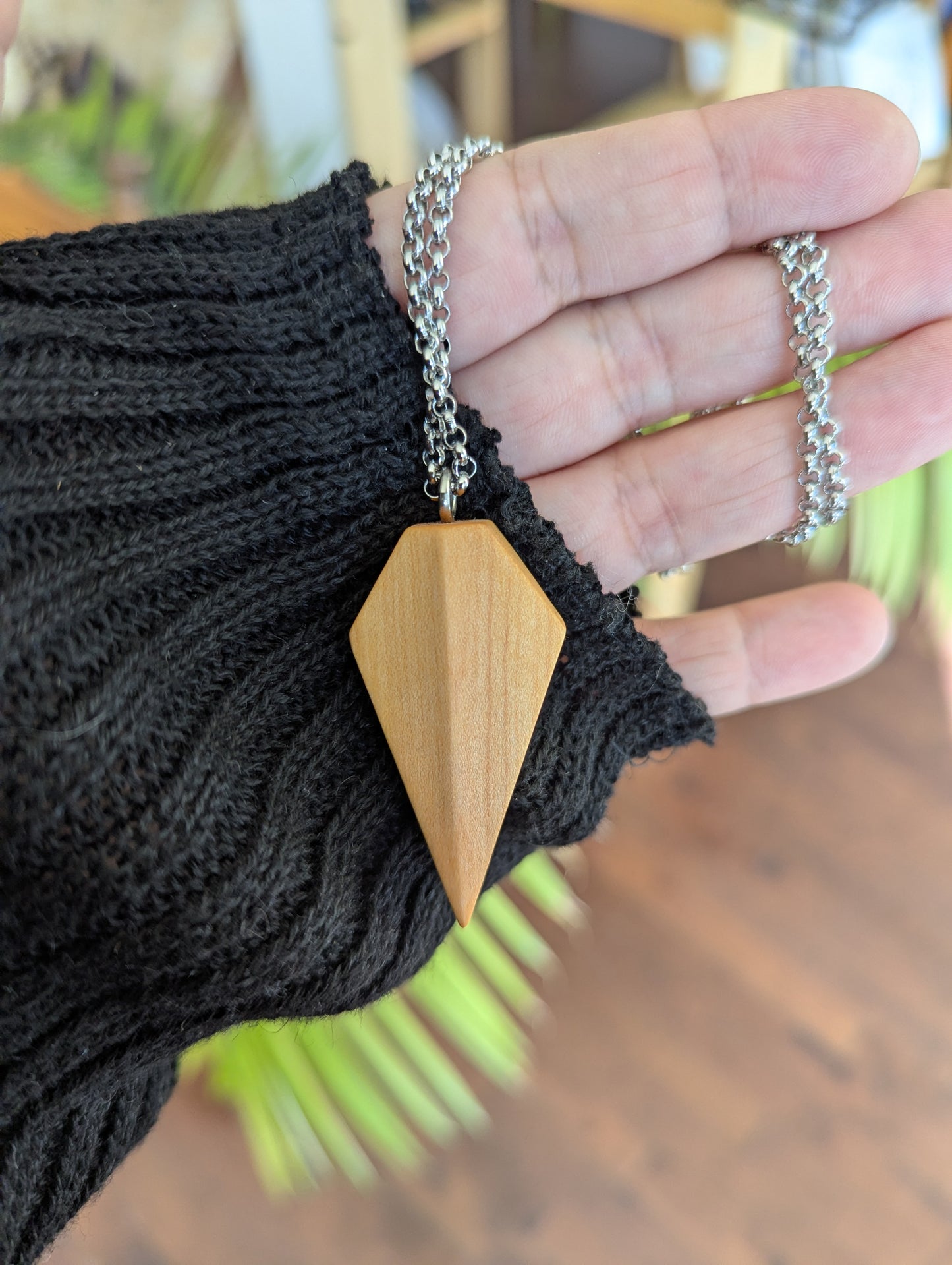 Collier: Bois géométrique