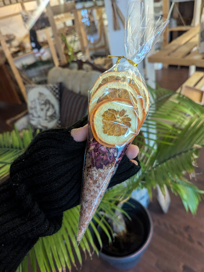 Botanical cone sachet: Rose, Himalaya and Oranges