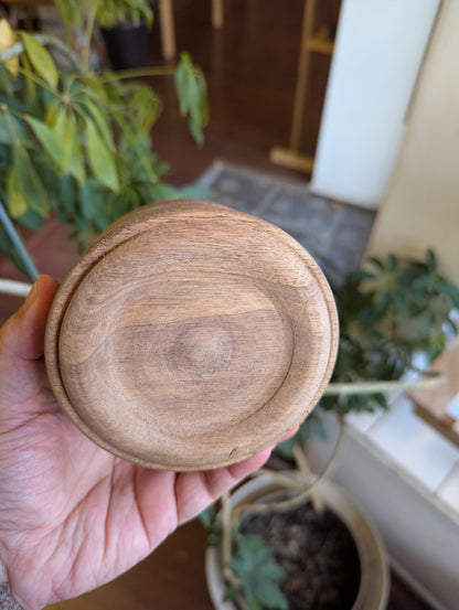 Bol d'offrandes en bois/ couvert