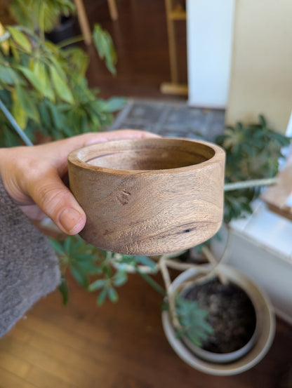 Bol d'offrandes en bois/ couvert