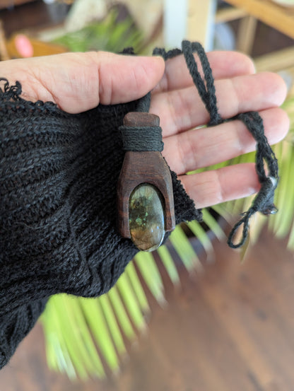 Collier: Bois et Pierre