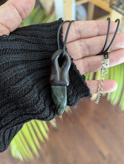 Collier: Bois et Pierre