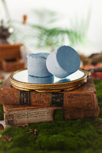 Load image into Gallery viewer, Solid shampoo: Blue Patchouli
